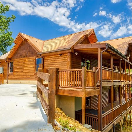 Majestic Splash- 8 Bedroom, Indoor Pool, Hot Tub, 1089 Free Tickets Each Paid Day, Dollywood Sevierville Buitenkant foto