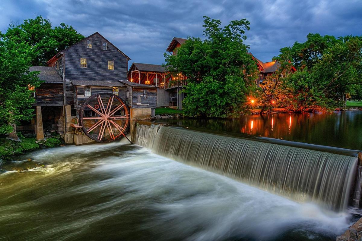 Majestic Splash- 8 Bedroom, Indoor Pool, Hot Tub, 1089 Free Tickets Each Paid Day, Dollywood Sevierville Buitenkant foto