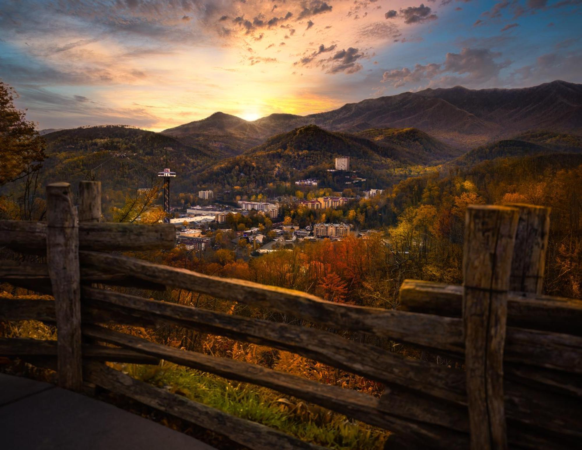 Majestic Splash- 8 Bedroom, Indoor Pool, Hot Tub, 1089 Free Tickets Each Paid Day, Dollywood Sevierville Buitenkant foto